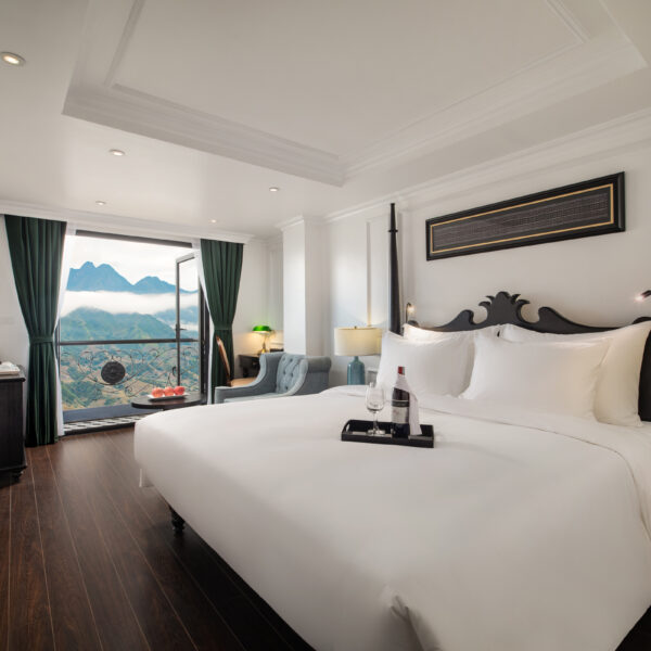 Premier Deluxe Mountain view