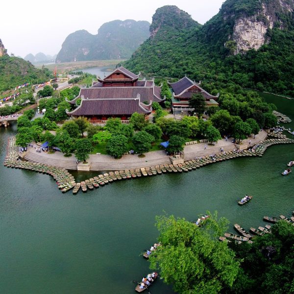 Hoa Lu – Trang An Grottoes Tour 2 Days